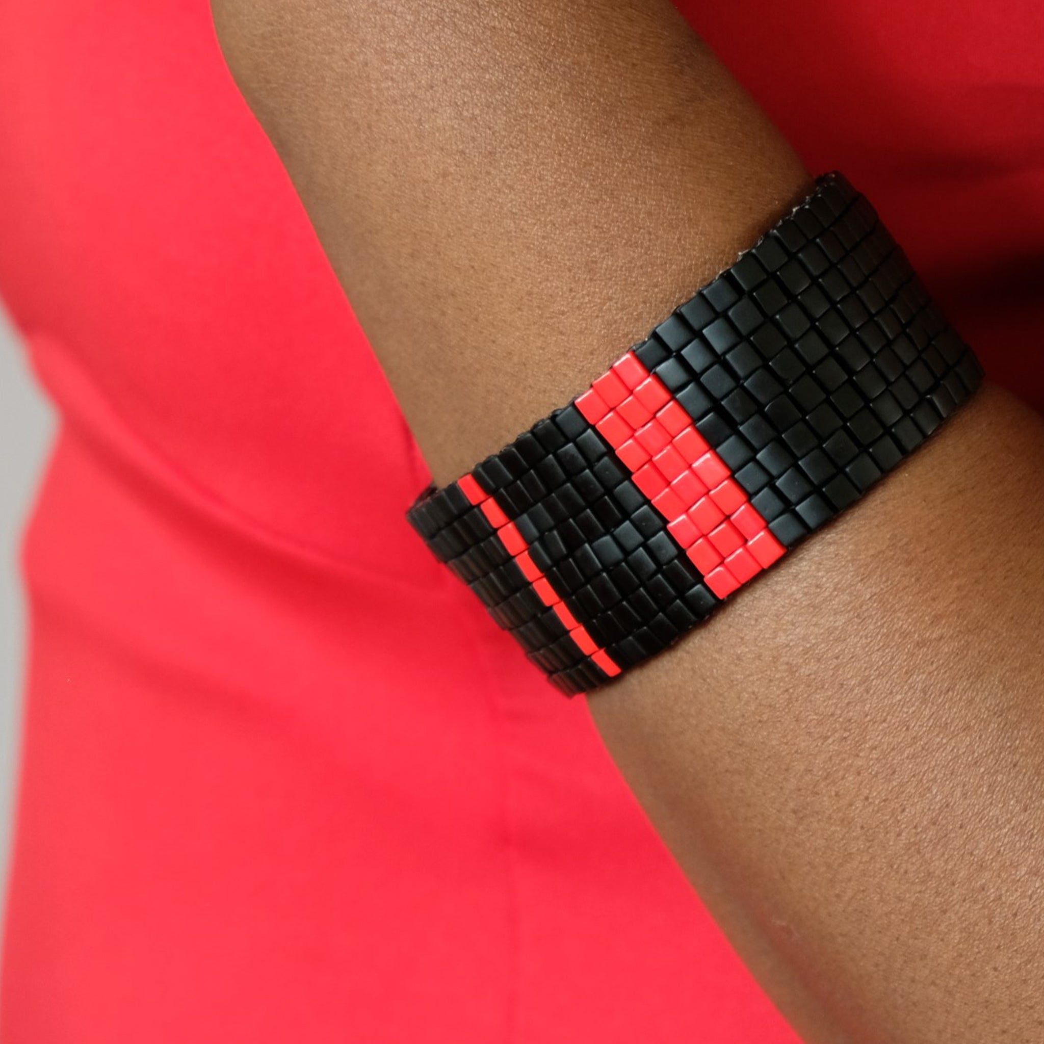 Glass Beaded Black and Red Nwene Bracelet